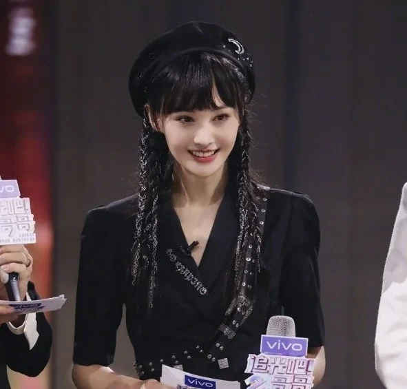 鄭爽更罕有親自錄音回應，憤怒表示自己並非小三