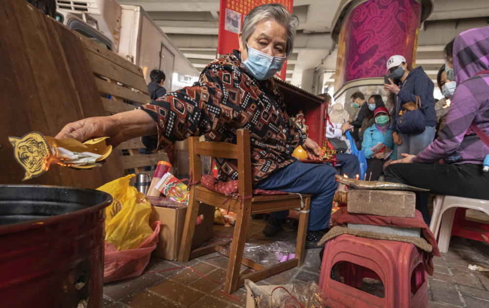 「打小人」是為了趨吉避凶，驅趕負能量～如果出於惡意，可能損害個人福報，反之只是進行傳統儀式，不針對特定個人，更有助於心理寄託，提升自信及運勢！