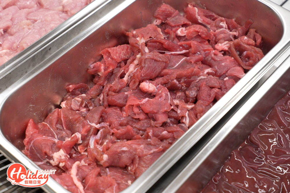 有多款精選食材，如海鮮類則以每碟$18收費。