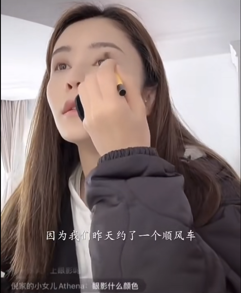 張馨月早前僱用了一名保姆，但對方因不適應工作，幾天後便提出辭職。