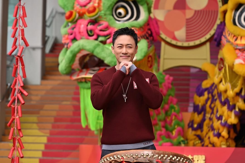 林峯街頭被捕獲遭大媽寸「咪又係人一個」