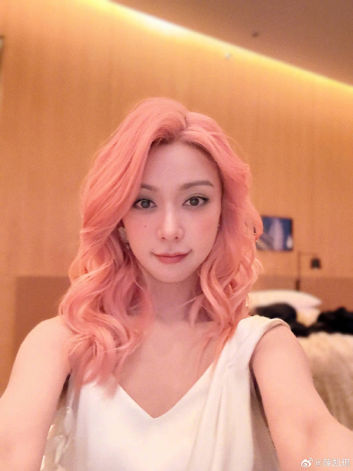 網友：「緬懷完大同然後宣傳演唱會？？？？薛凱琪讓我一百個問號。」