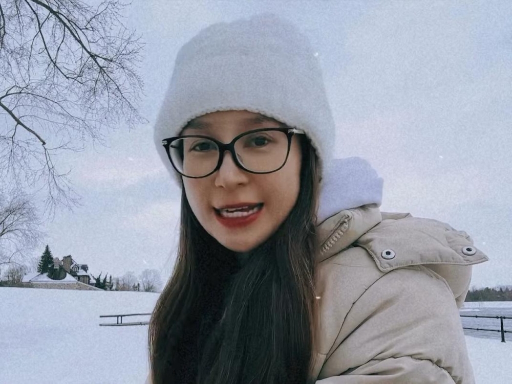 離婚後蒲茜兒多年來專心在加拿大照顧一對女兒,由醫護轉型變做網絡商業顧問兼導師。