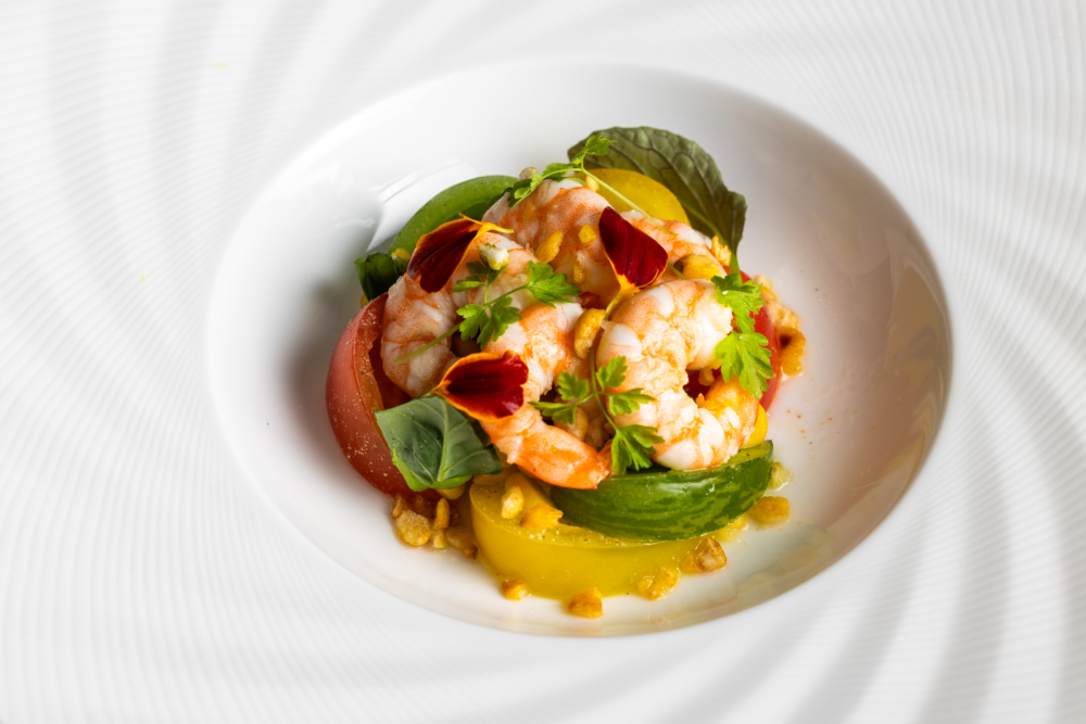 「Shrimp & Heirloom Tomato」開胃番茄蝦沙律用上麥當勞泰國直送的蝦、鮮甜粟米，以及經嚴格水質控制而種植的蕃茄。