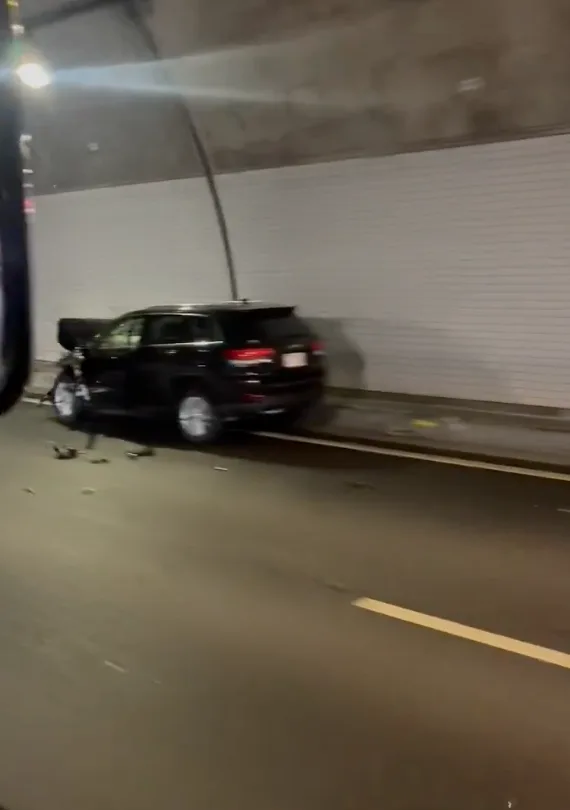 車禍後廣末涼子與自稱是其經理人的男子一同被送醫治療，然而在醫院期間就被指襲擊護士