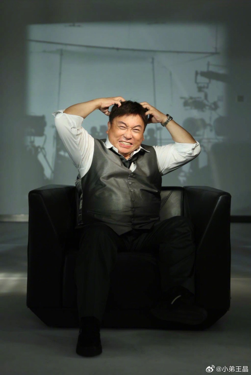 王晶日前(12日)突然在社交平台上發文怒罵姜濤「人肥歌雞舞賤!」