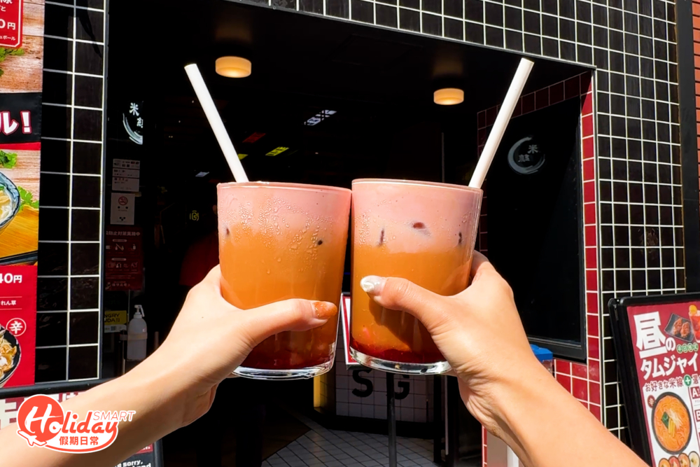 春日限定飲品：草莓奶蓋杏仁豆腐奶茶