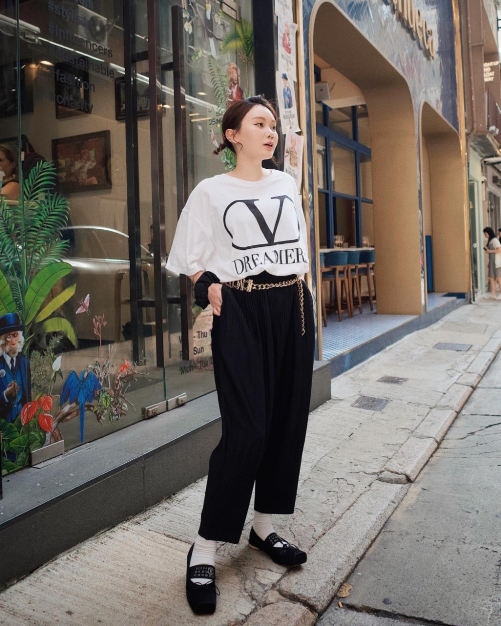 據指譚杏藍近年生活越來越富貴，不但經常一身名牌