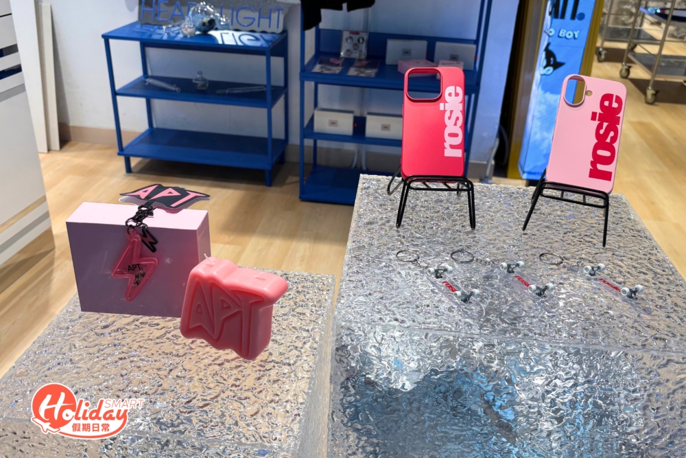 BLACKPINK成員Rosé桃紅色電話殼。 