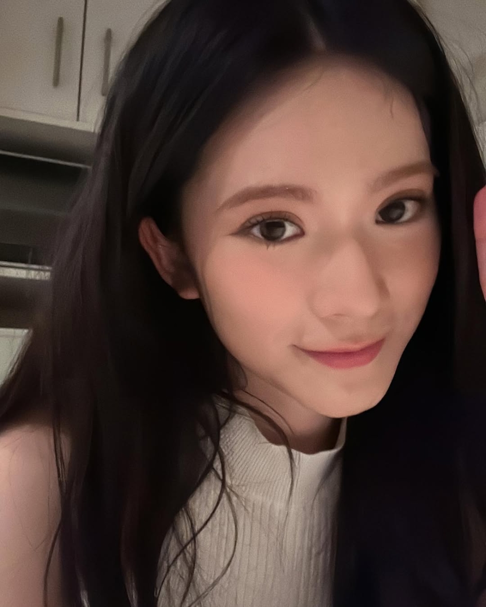 處於熱戀中的兩人打得火熱，近日就被某雜誌拍到兩人一起到茶餐廳吃飯