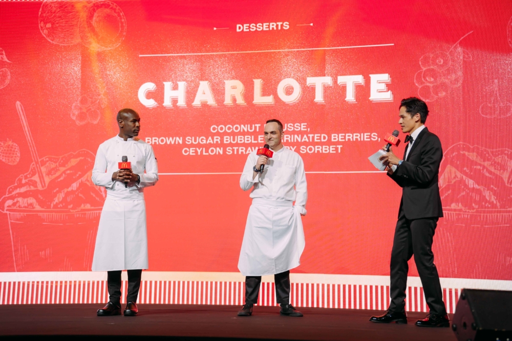 晚宴餐單上邀請了香港瑰麗酒店意大利主廚Fabio Nompleggio及來自法國的餅房行政主廚Jonathan Soukdeo設計及炮製