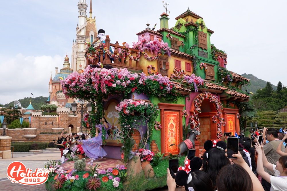 全長30分鐘的巡遊表演「迪士尼好友巡遊派對」將會展現11架全新花車。