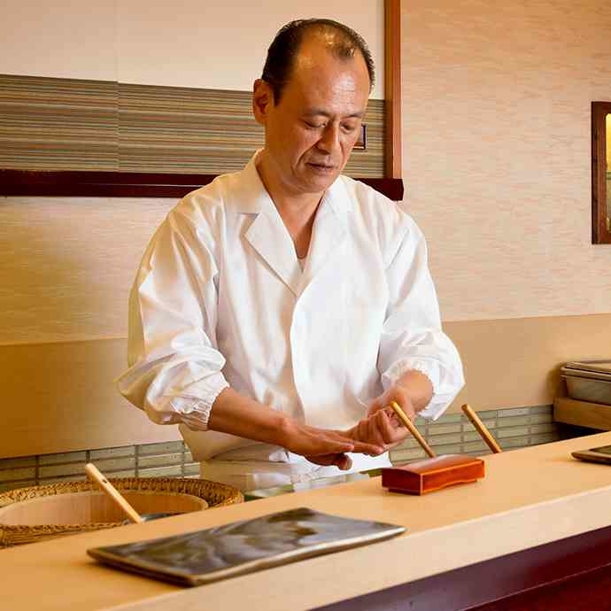 有部分網民對事主同情遭遇，亦有另一部分批評是事主沒有遵守規定，站在餐廳一方。