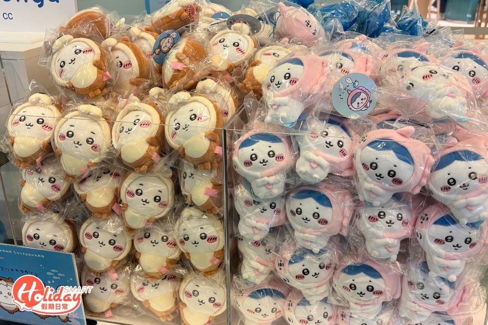 小小CHIIKAWA公仔掛飾掛在袋上超級吸睛!