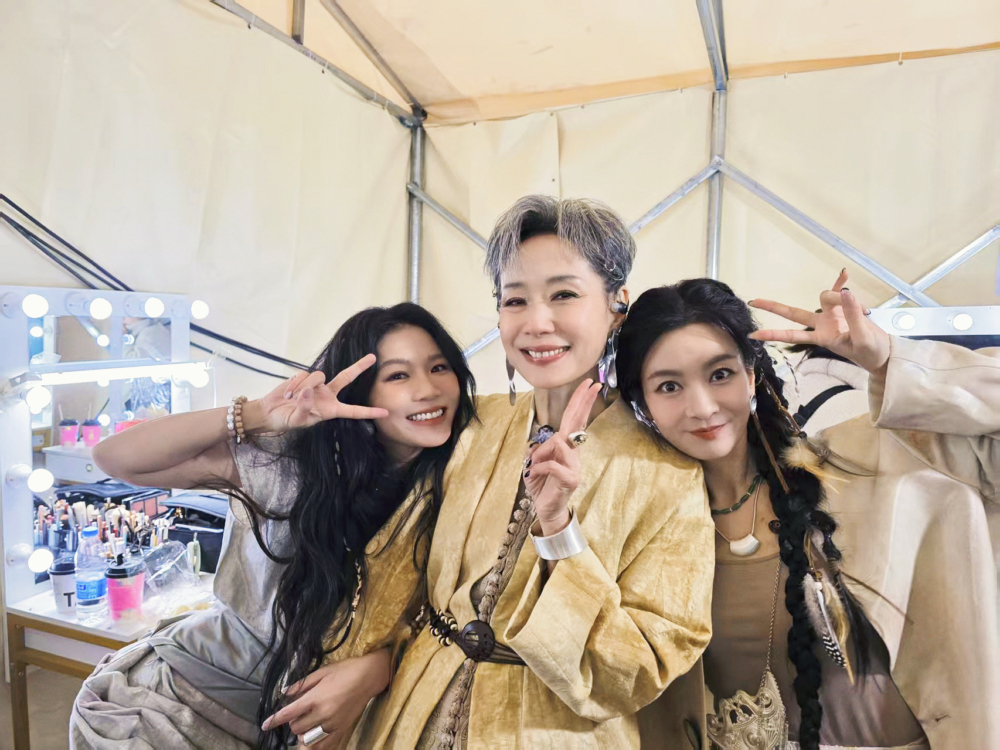 現年62歲的金像影后葉童，近期因為參與《乘風破浪的姐姐》第6季（《浪姐6》）在內地人氣急升。