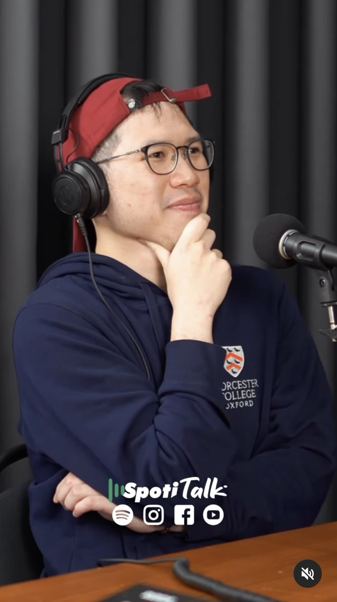 香港財經作家渾水（黃兆祺）日前邀請香港撲克玩家協會創始人兼全職撲克玩家Stephen Lai到節目作客