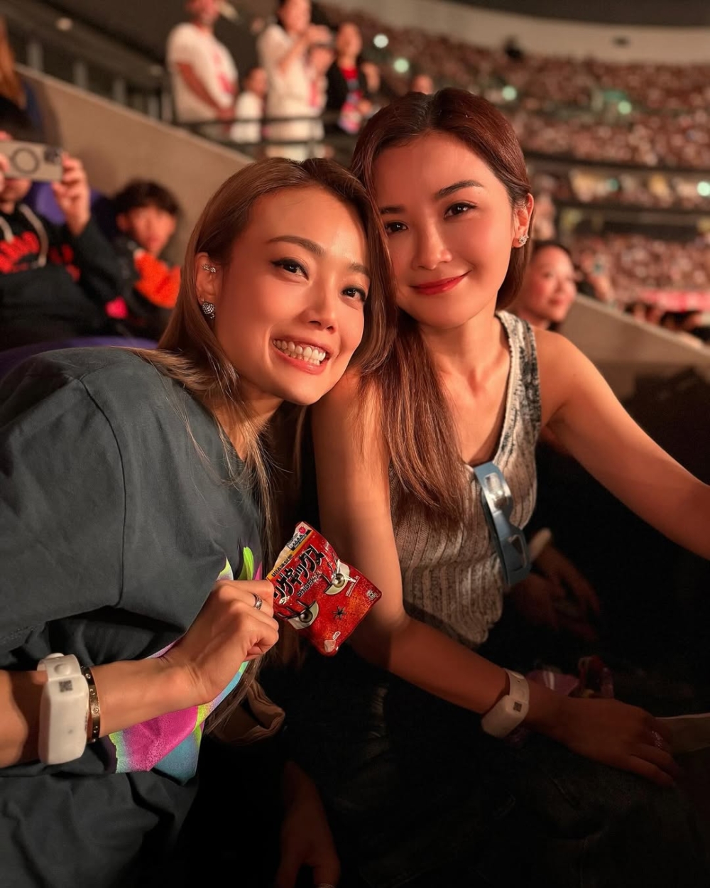 阿Sa閨蜜容祖兒被問及好友戀情時，就疑似不小心說漏嘴透露阿Sa與石恆聰戀愛狀況！