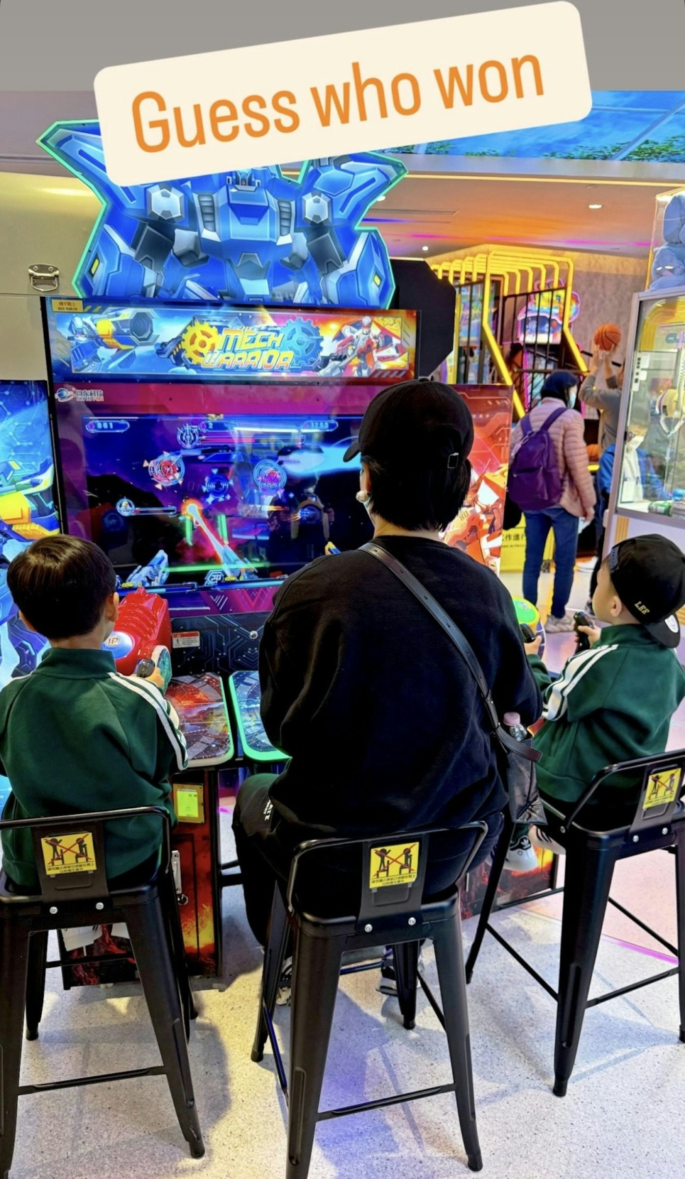 李乘德風波後有上傳過家庭照，似乎是想以相片力證與老婆的關係未變。