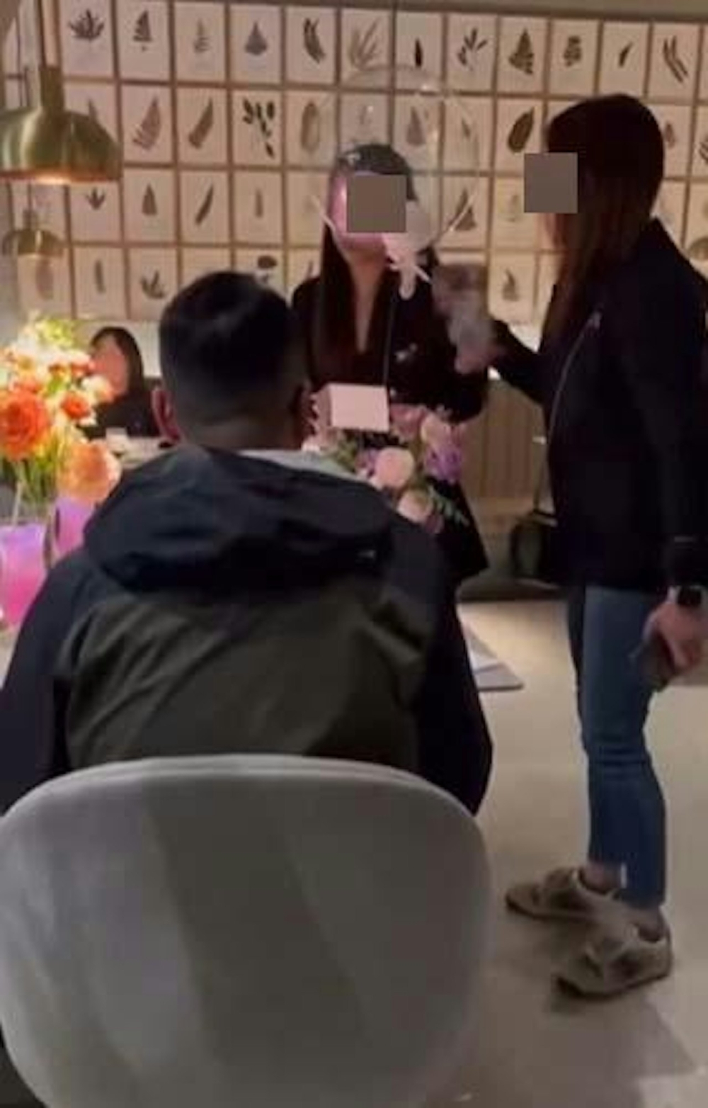 另外一條片中就見事主即場則「抄家式」沒收渣男物品