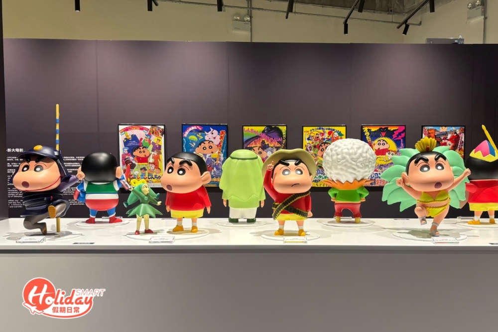 多款不同造型的小新公仔。