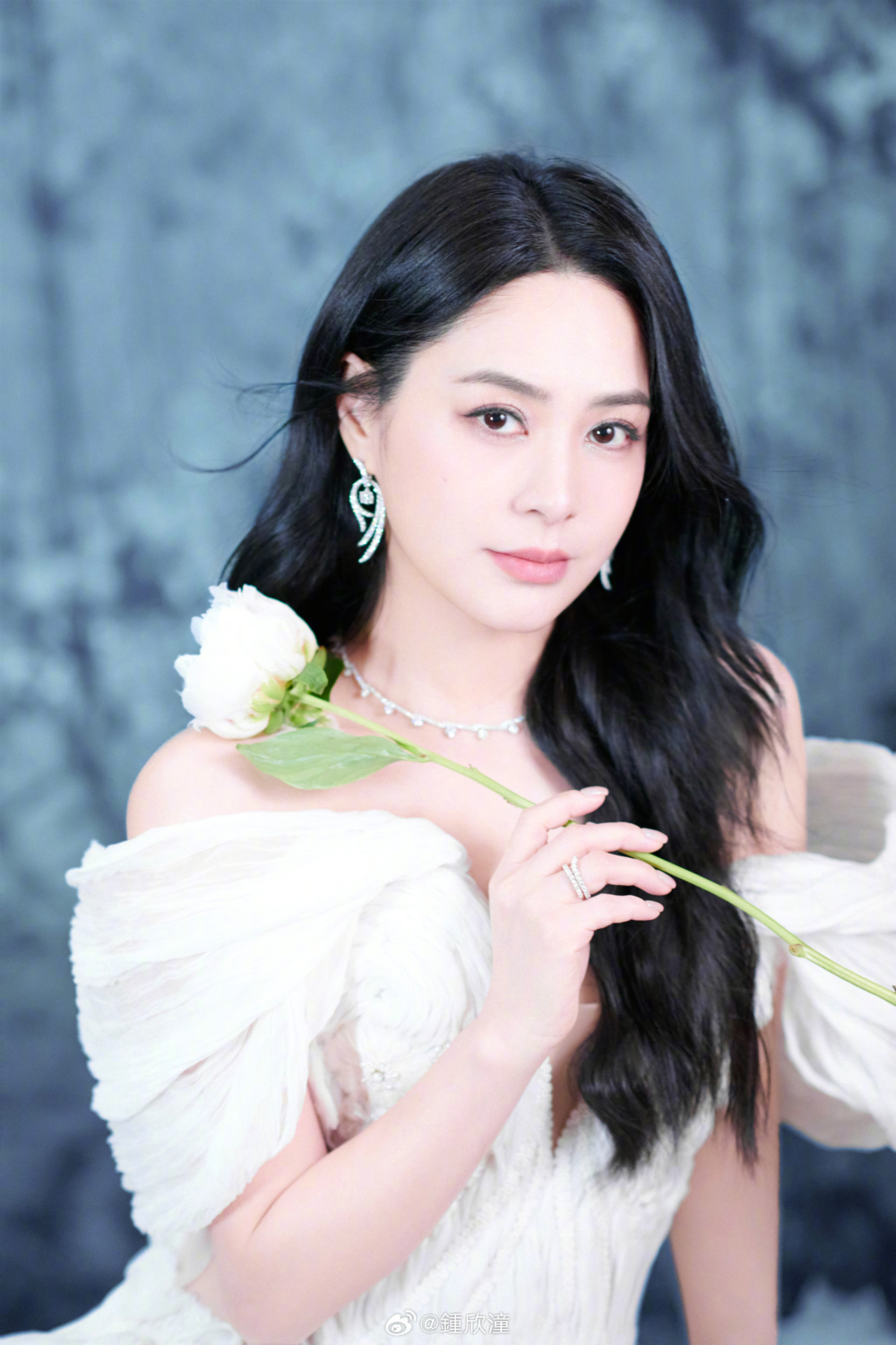 不少網友心痛阿嬌，指她因荷爾蒙失調導致身材時肥時瘦，實在經歷了太多