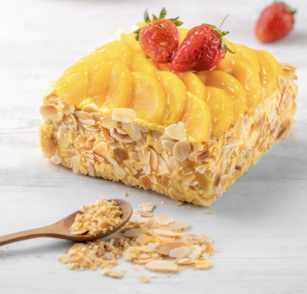 只要於eshop預訂酒店自助午餐或自助晚餐，並付全費預訂，生日之星便可享半價優惠，以及免費獲贈生日甜品拼盤一份！