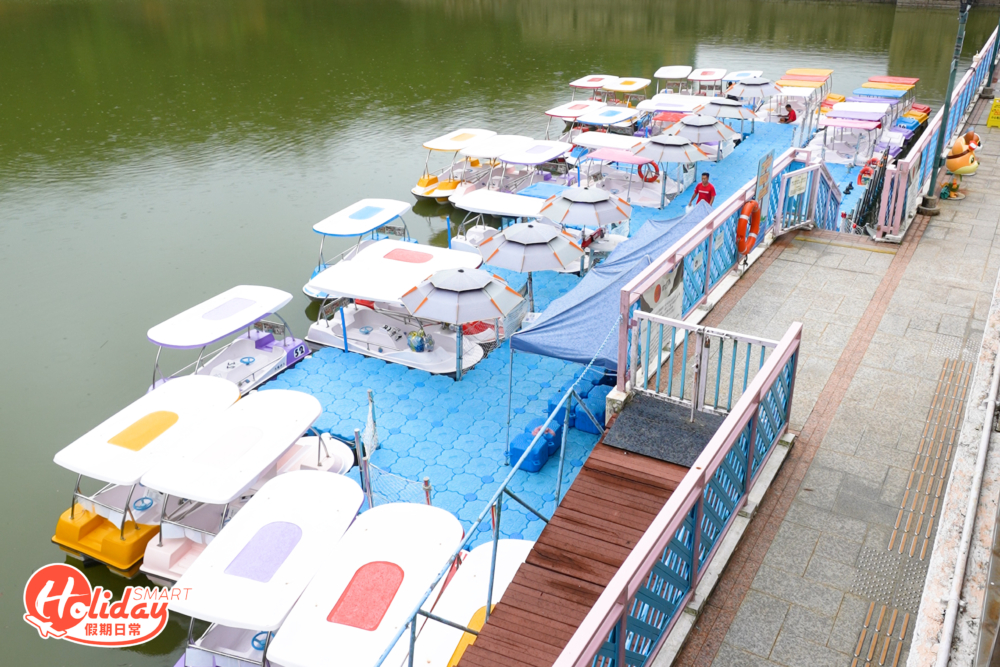 場地更引入了40艘五顏六色的水上單車，色彩繽紛好吸睛。