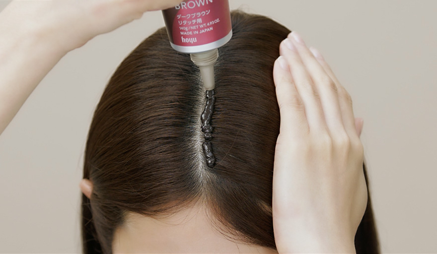 專為局部補染而設的幼管裝，能對準髮根位置塗上染髮膏局部補染頭髮。