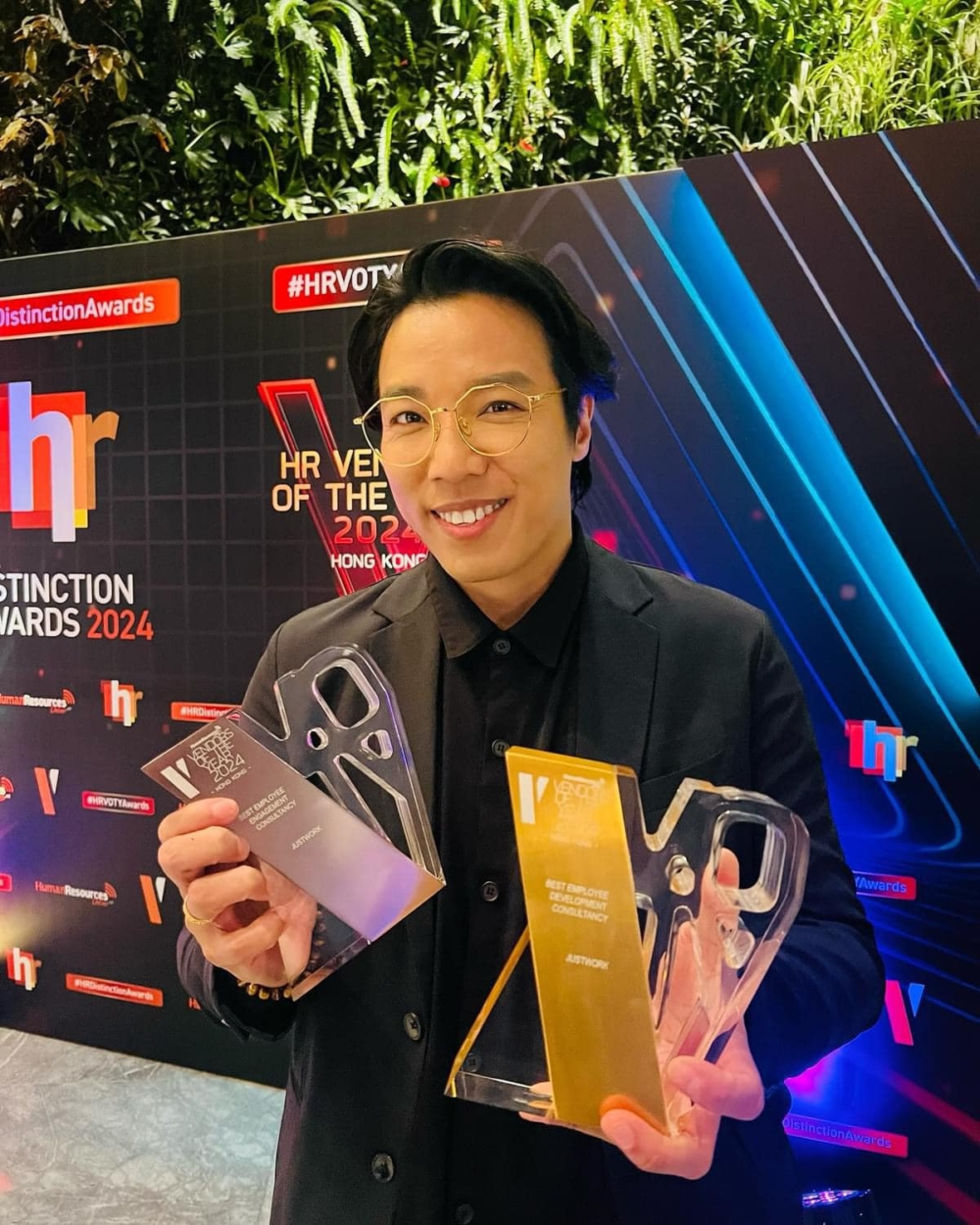 現年46歲的藝人鄭世豪去年宣佈離巢前公司