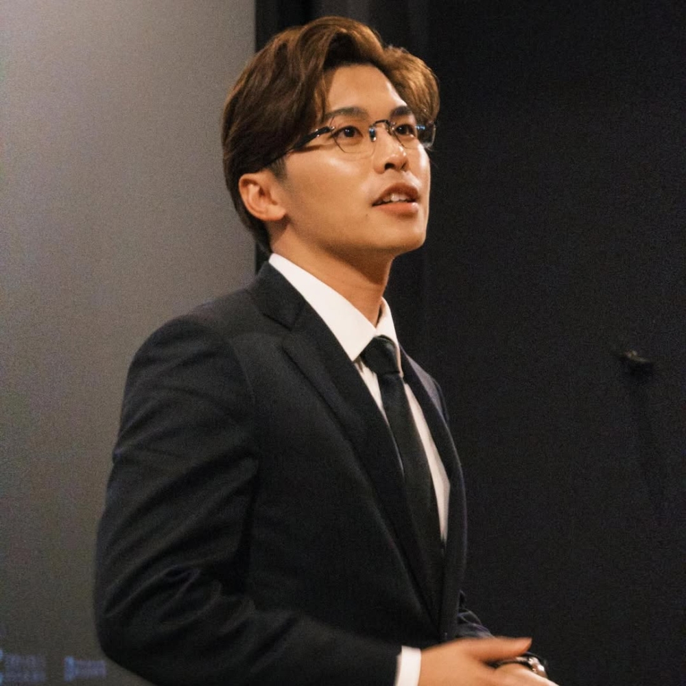 其後亦有網友問會否是因為游學修見不到他所以才不跟他打招呼，不過大J就反駁。