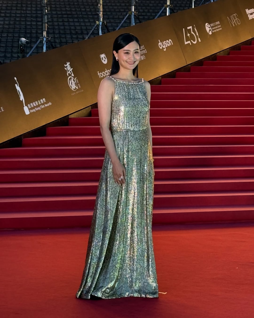 現年43歲的陳法拉婚後亦成為兩孩之母,並努力發展其演藝事業,近年更是在荷李活闖出了成績