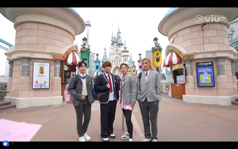 4子一同前往韓國樂天世界遊樂場挑戰刺激的機動遊戲