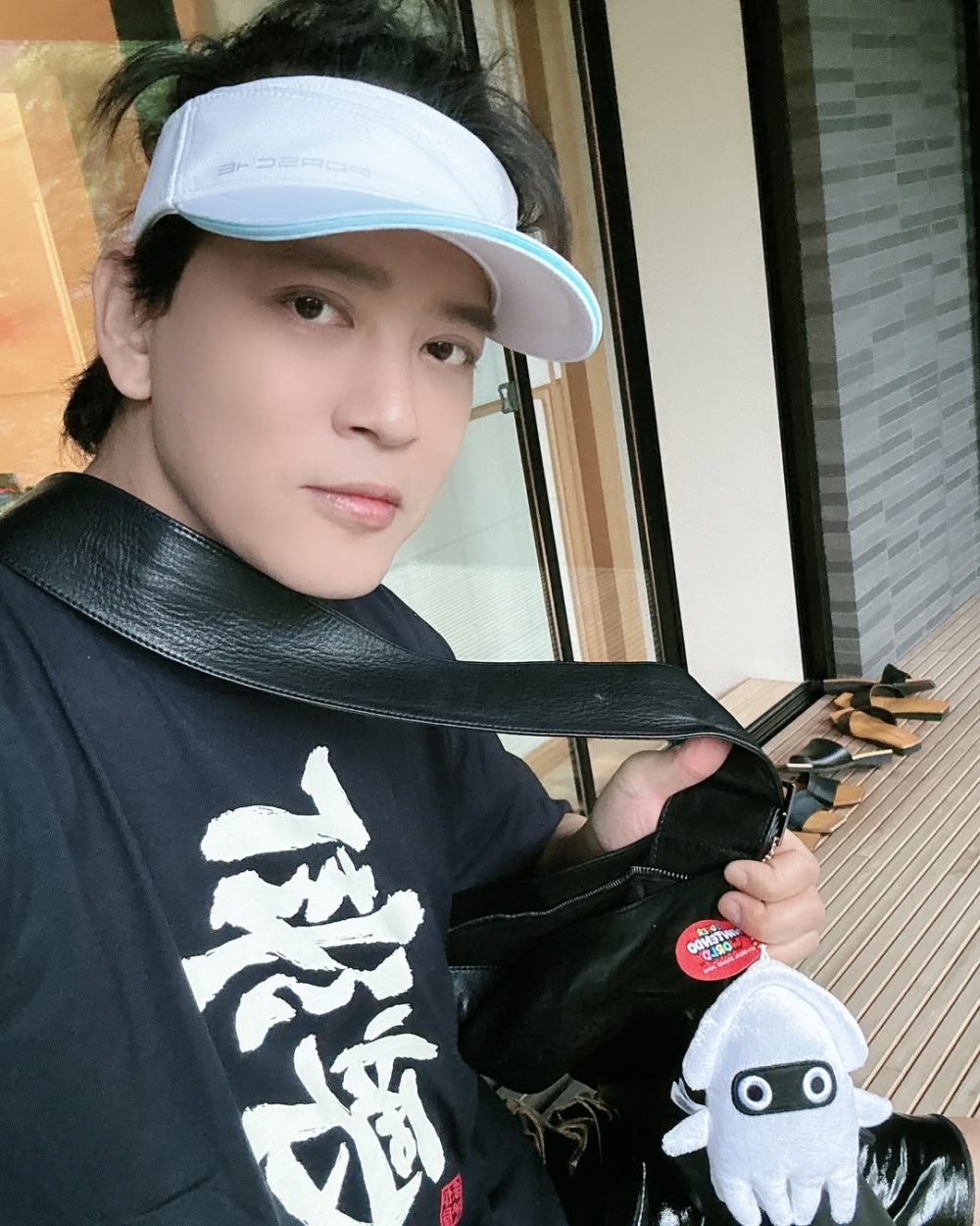 一眾GD粉絲留言鬧爆：「你哪來的勇氣差評GD演唱會????!!!!!」