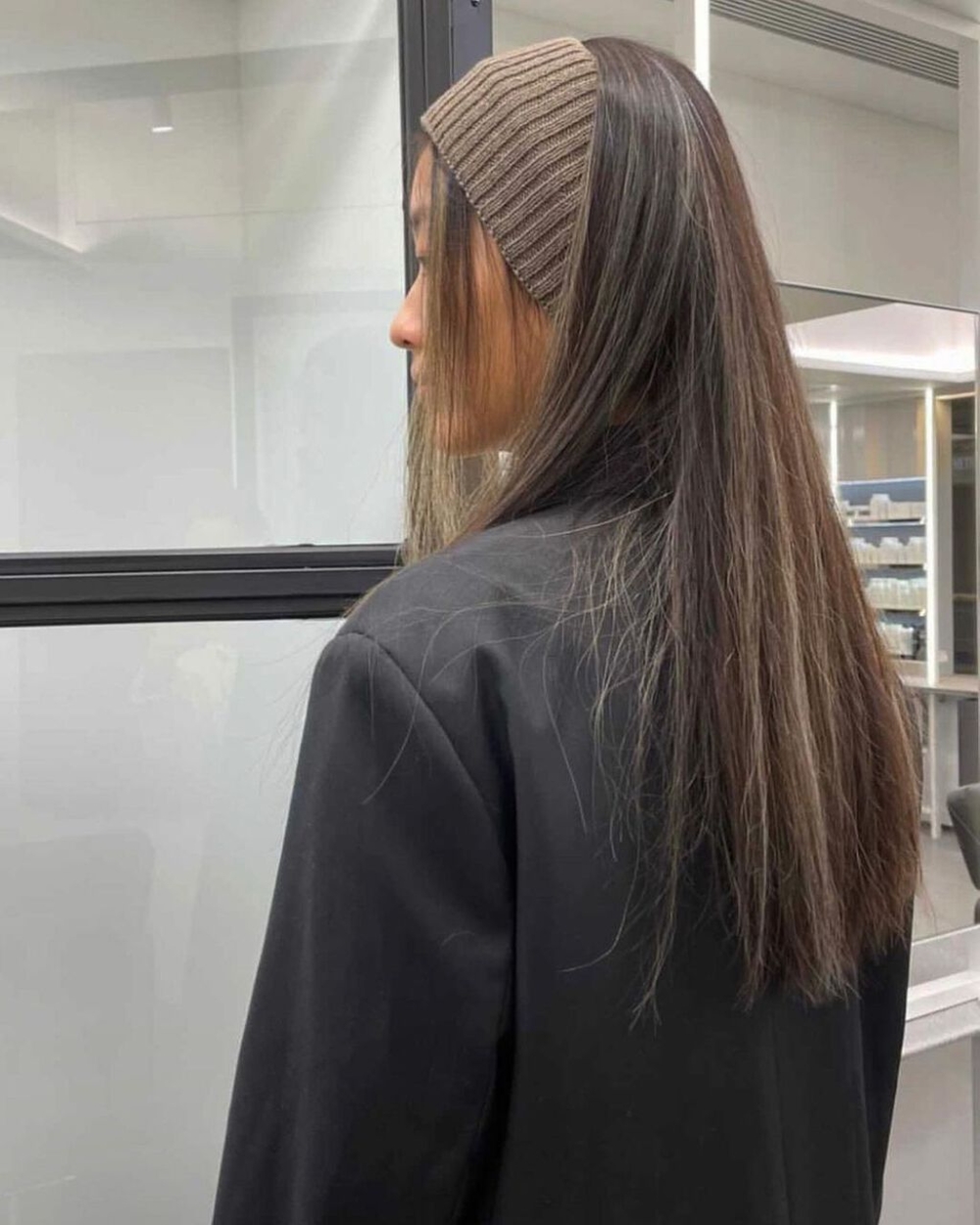 康堤身高較爸爸Eason（官方身高173cm）高出半個頭，外表亮眼。