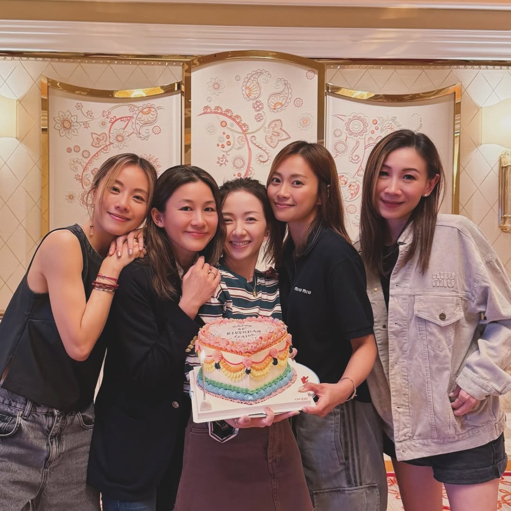 鄧麗欣（Stephy）日前在IG分享了為Cookies隊友Elaine（何綺玲）於澳門慶生的照片