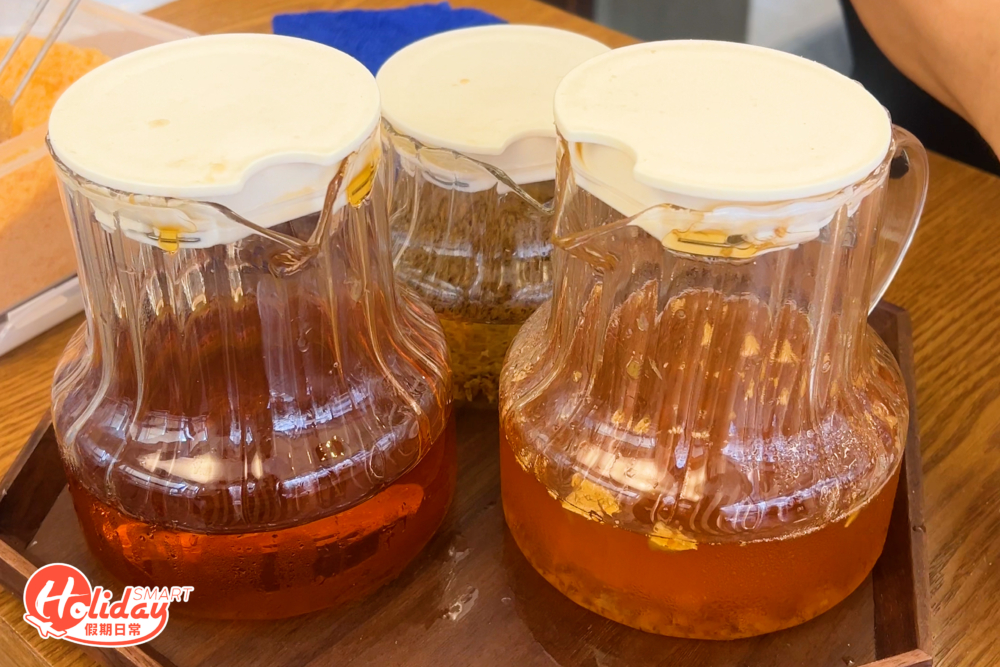 除了原汁原味的食法，亦可倒上薑汁及桂花蜜。