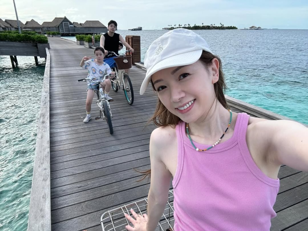 早前在Stephy演唱會上她相隔多年再站上舞台，事後其多年不變的美貌已受盡網友討論。