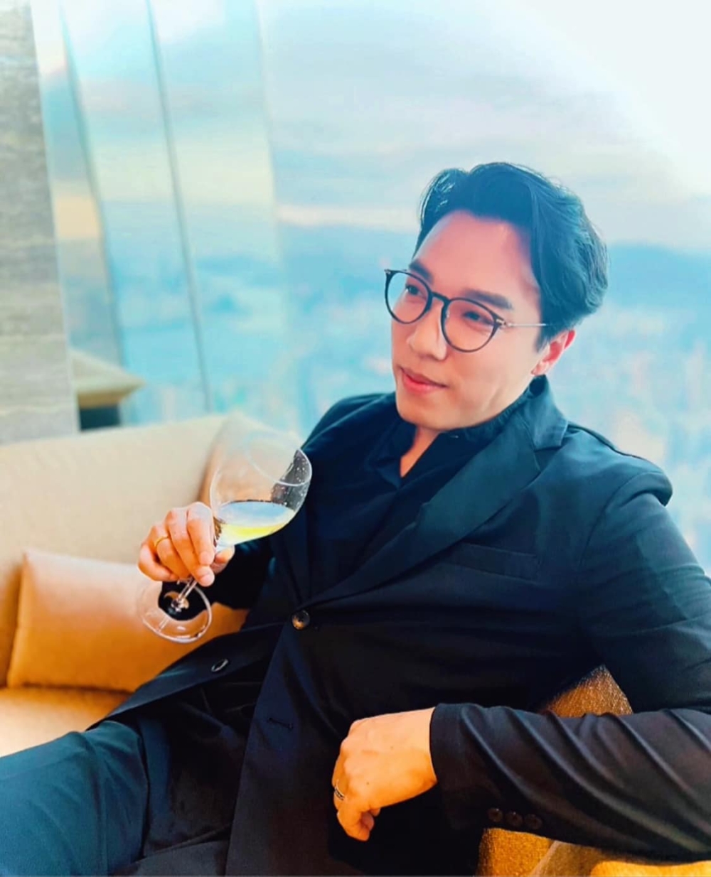 事後鄭世豪有澄清指離開是個人決定，希望尋求一些新的發展才會選擇離開。