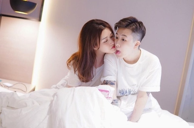 Renee去年亦曾在訪問中直認自己雙性戀取向，4年戀情中亦經常高調曬恩愛