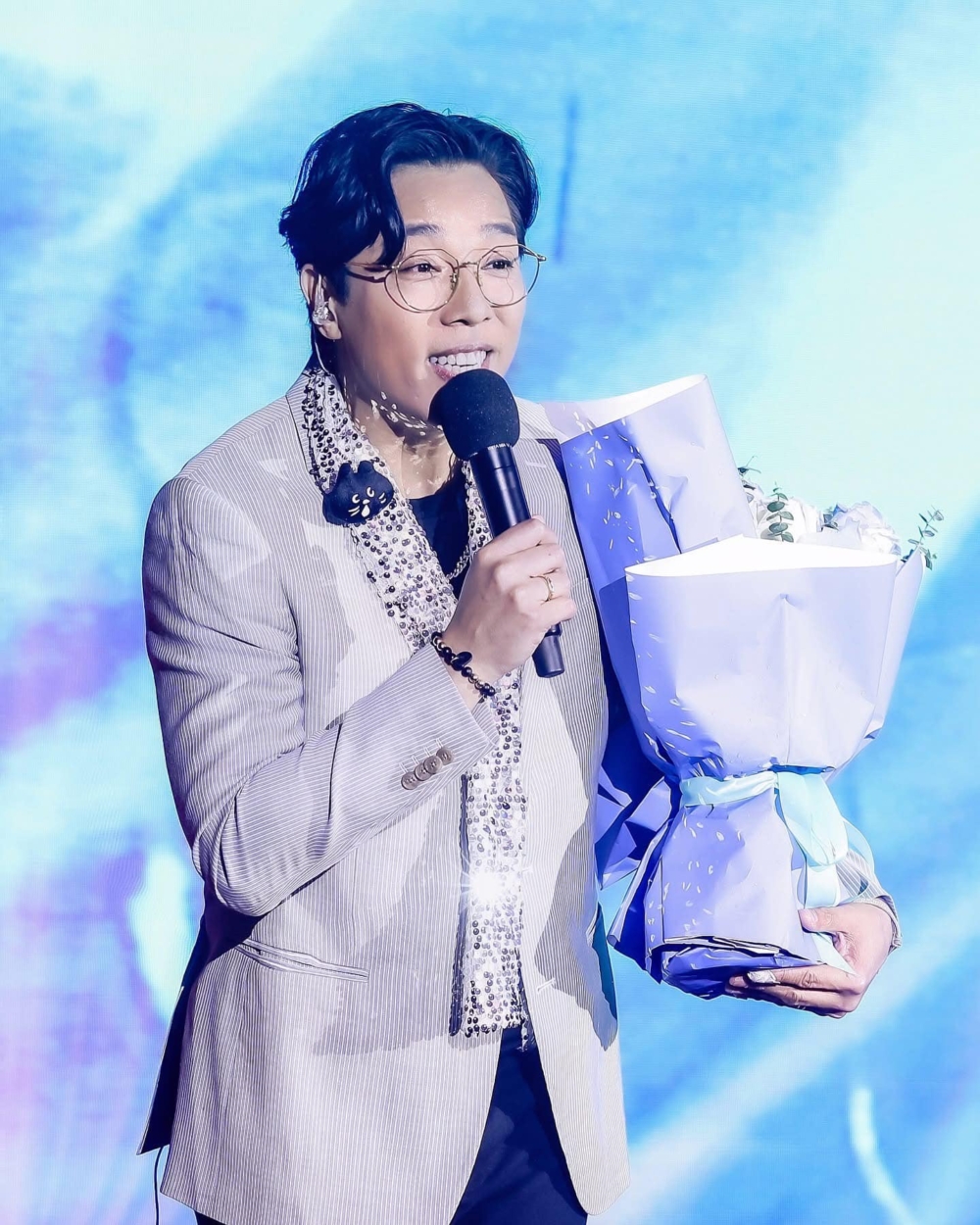 當時有傳鄭世豪是因為深感發展受限而選擇離開發展