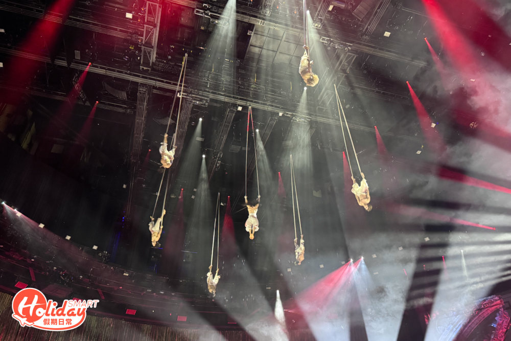 澳門水舞間2025的高空表演