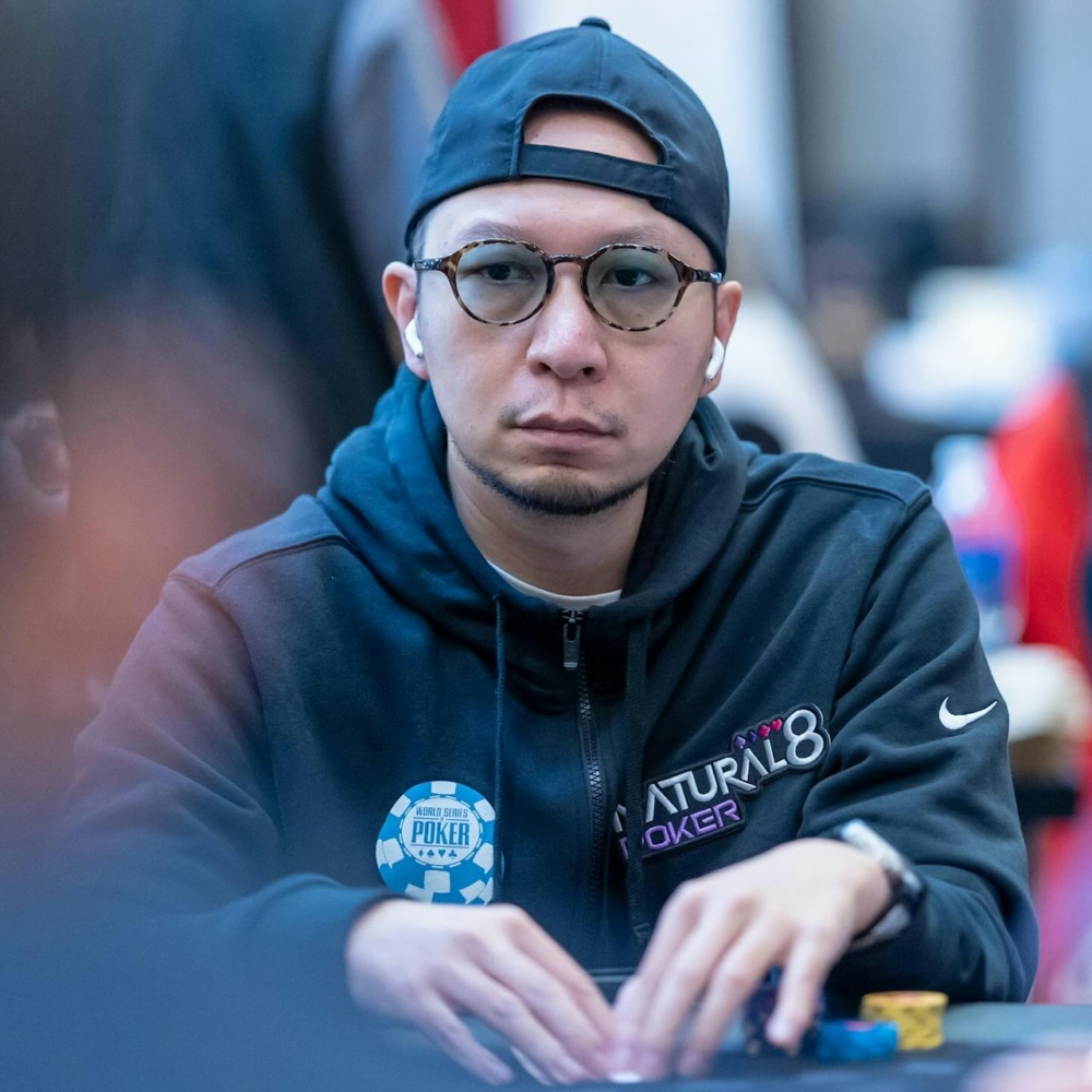 帖文一出馬上引起不少網友留言，其中就有一位網友提到留言欄游學修，指大J跟游學修一樣