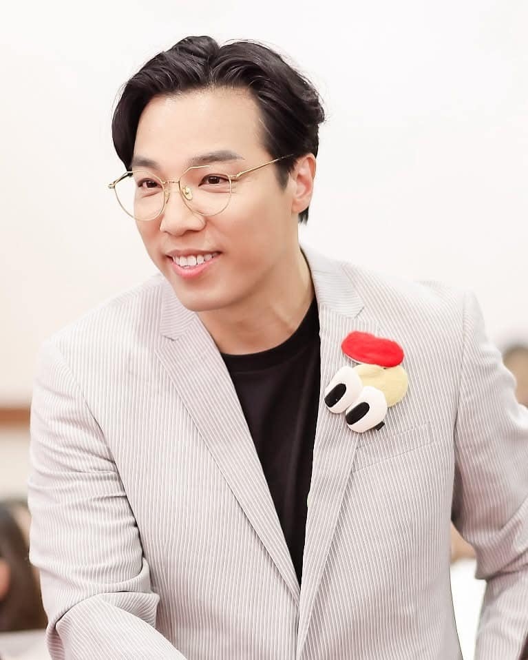 不少網友在看完鄭世豪一大篇勵志文字後，都對其新發展相當好奇。