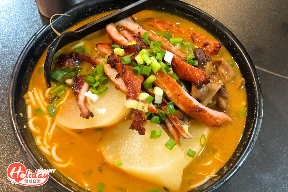 最叫座的餸菜一定是炭燒豬頸肉，基本上九成食客都是為它而來。