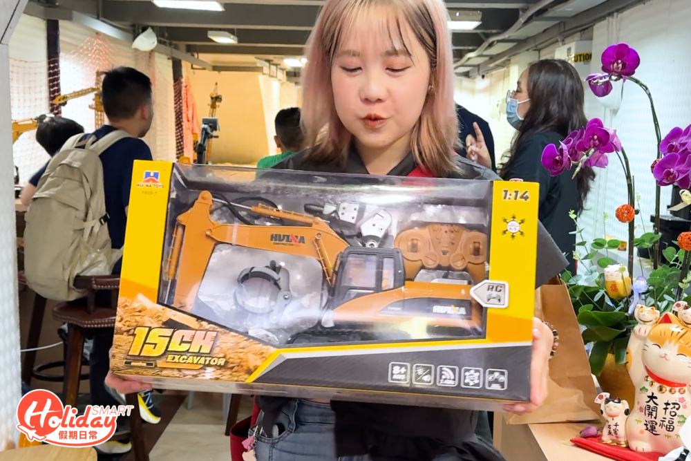 集齊不同顏色的金幣就可以兌換不同的禮物。