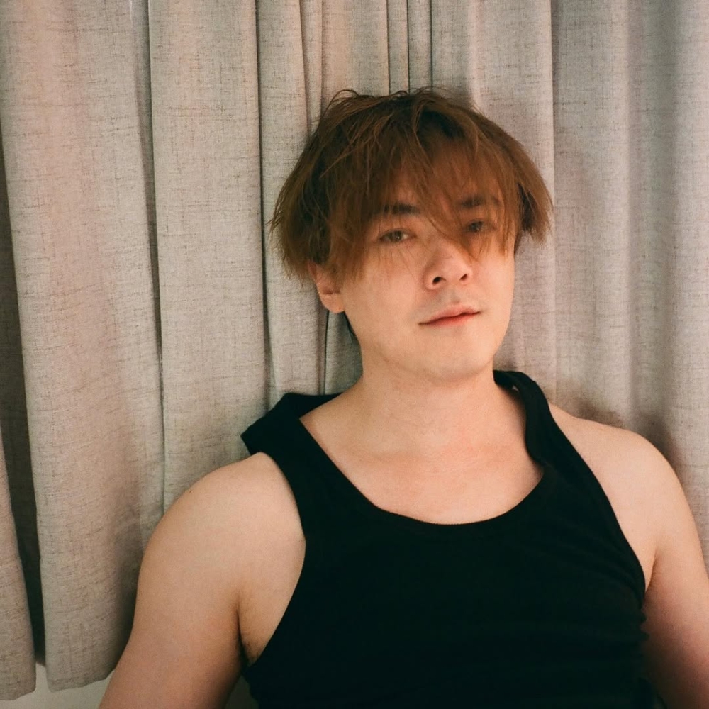 然而其後因為身體問題停工一段時間，及後身形就開始走樣