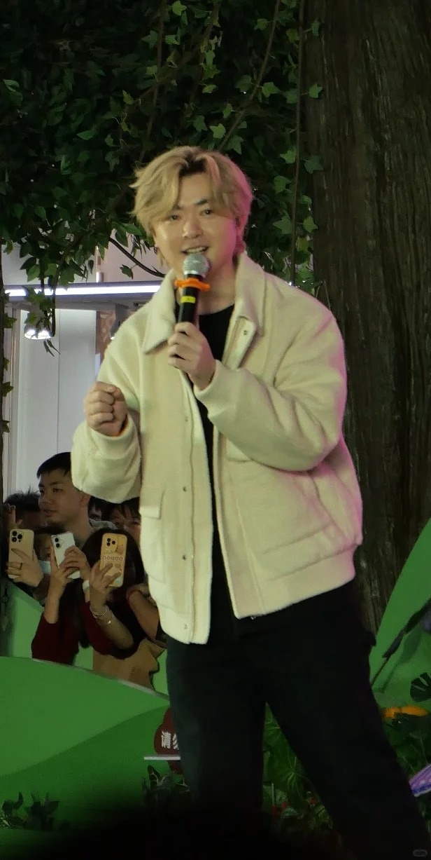 不過他後來就有解釋指體重增加目的是為了鍛煉肌肉