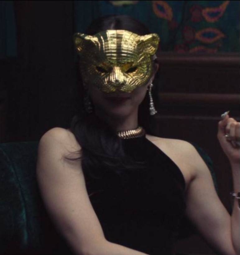 《魷魚遊戲3》中多位VIP的戲份比以往更多，以突出遊戲背後金主享受參加者自相殘殺的殘酷畫面。