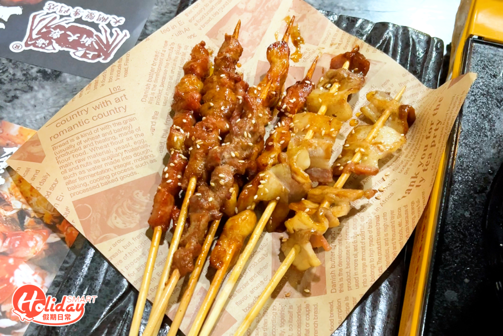 除了主食，另外亦有7款串燒選擇，同樣可無限量追加，幾款肉類串燒都是用相同的醬汁，味道偏甜，令肉味不夠突出。
