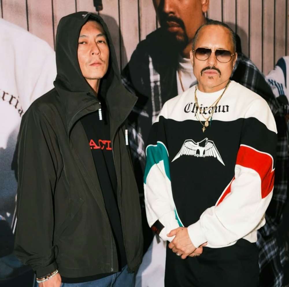 爆料網友表示，陳冠希當時情緒激動以流利的英語與機組人員爭論